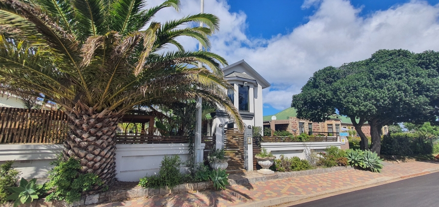 4 Bedroom Property for Sale in Linkside Western Cape